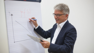 Interview mit Prof. Dr. Kirchgeorg (FKM knowhow 02/2018)